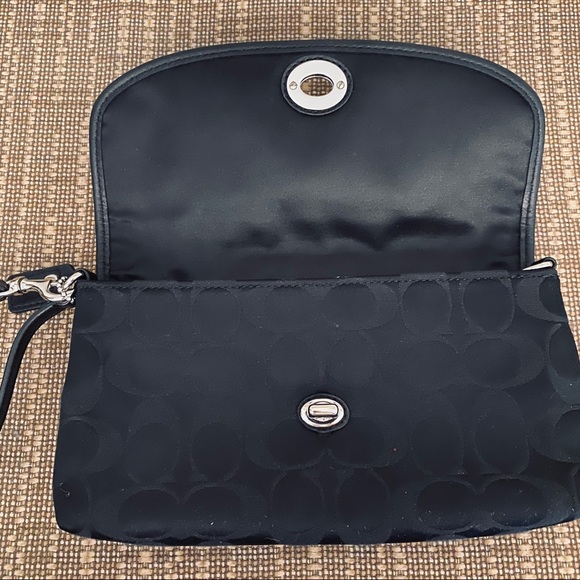 Coach black signature wristlet - Picture 5 of 5